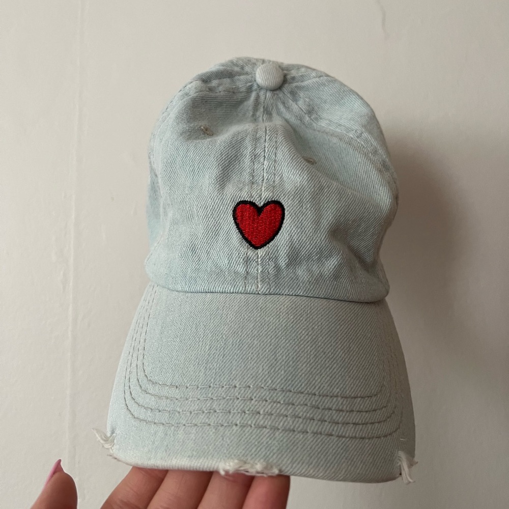Heart hat - Picture 2 of 3